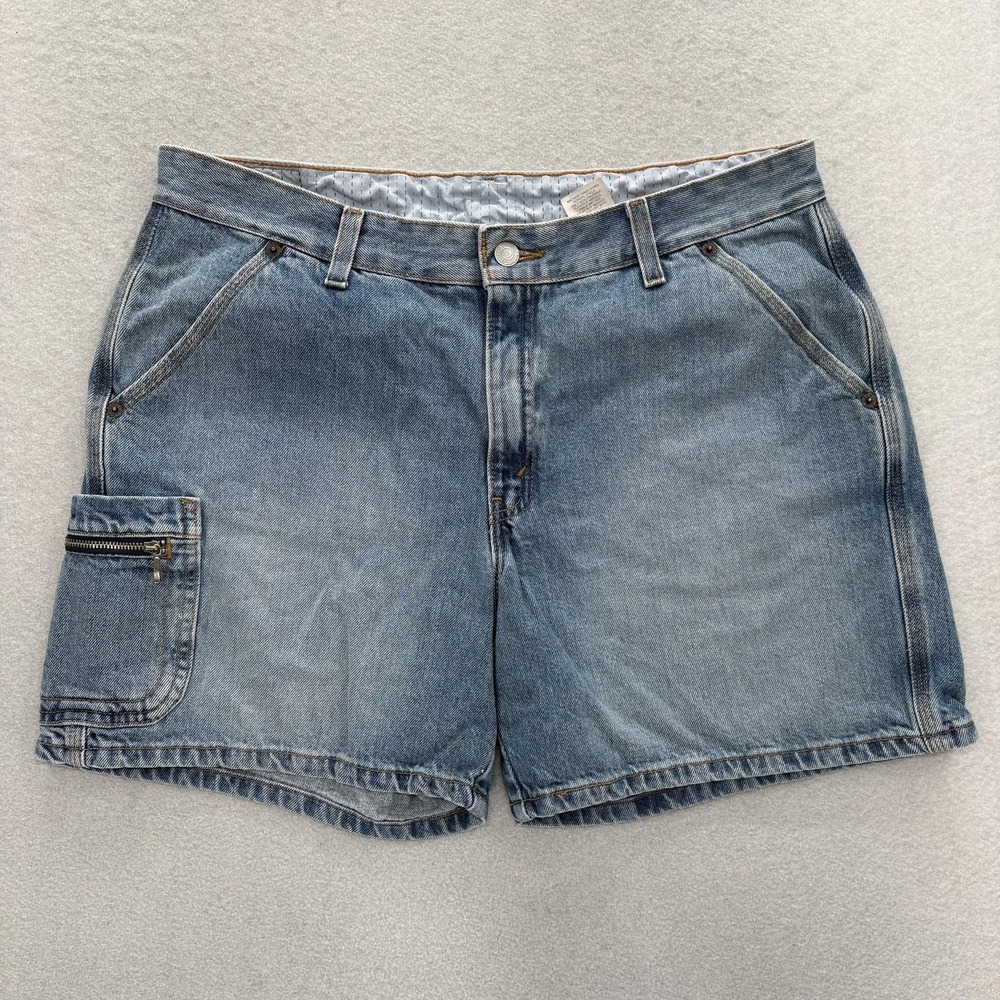 Vintage Levis Cargo Shorts Womens 14 Blue Denim Relaxed Fit 6" Workwear 2002 Y2K
